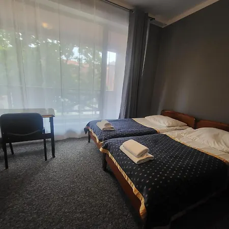 Hostel Bialoleka - Darmowy parking, szybkie Wifi!-2